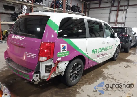 2018 Dodge Grand Caravan Gt z USA, uszkodzony, nr VIN 2C4RDGEG4JR206231